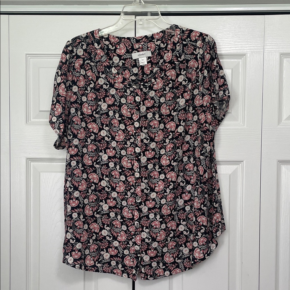 CJ Banks floral top size 1X Flowy Scoop Neck Lightweight button front black/pink
